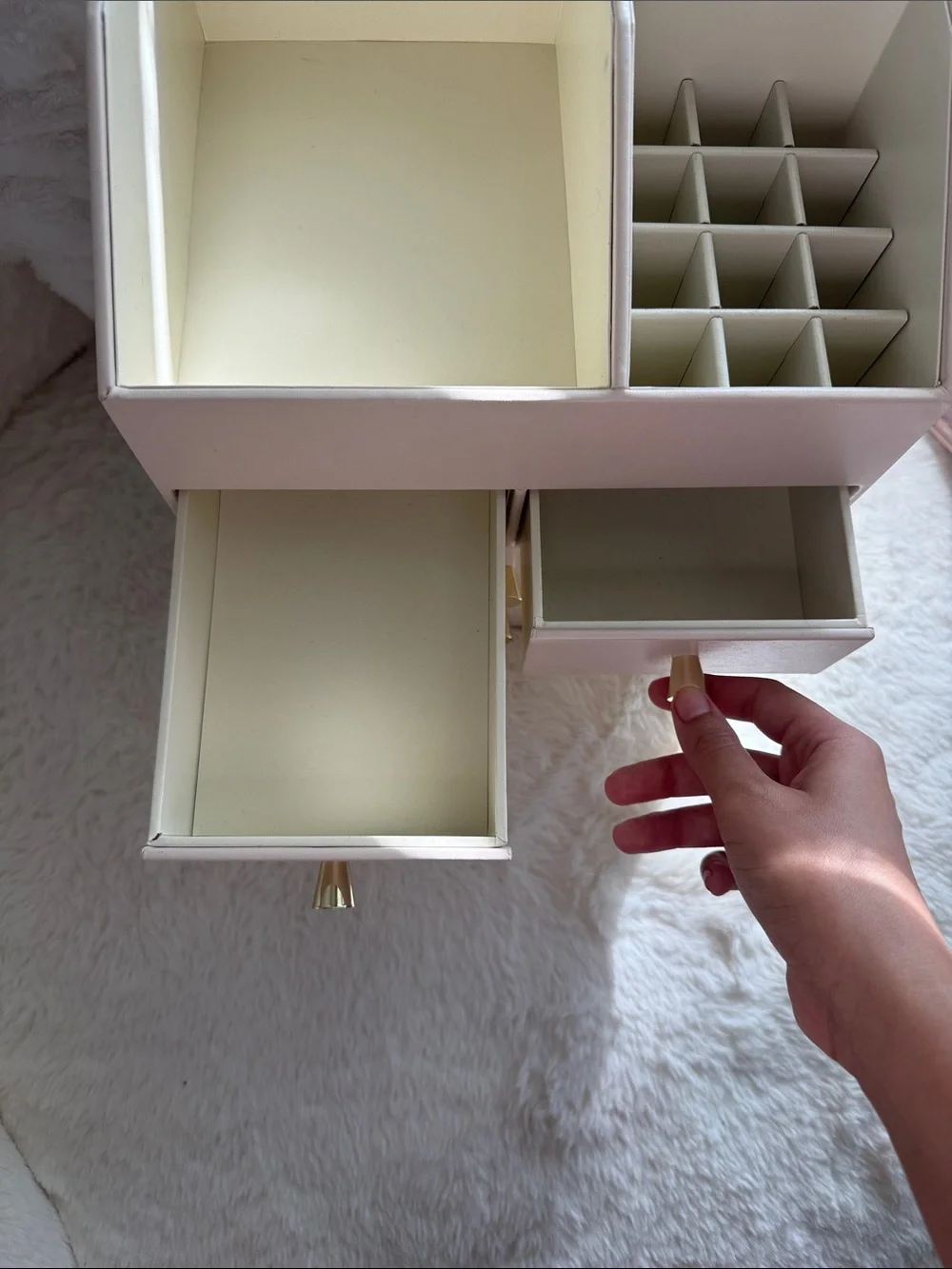 VLANDO Quiet Luxe Large Vanity Makeup Organizer with 3 Drawers pink paste light